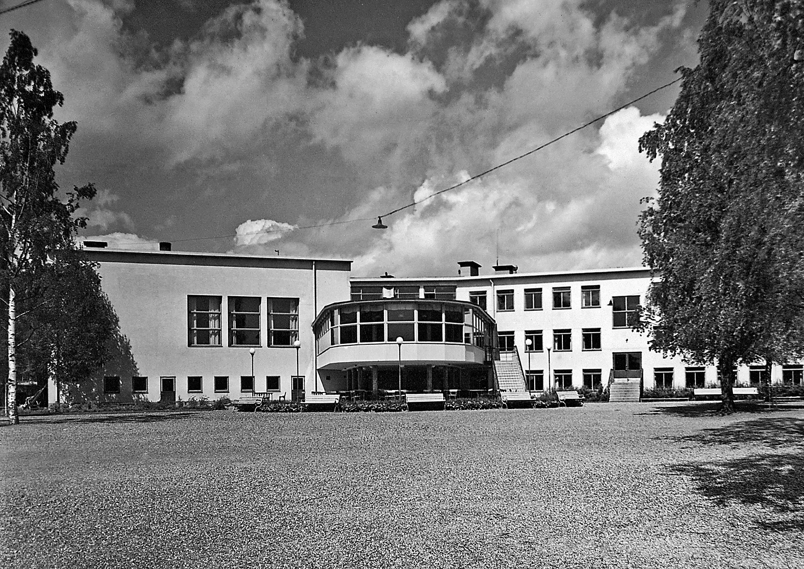 Vy över Folkets hus från parksidan den 5 juni 1946
